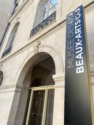 Plan de l'établissement Le Rousseau - Appartement & Suite en Hypercentre