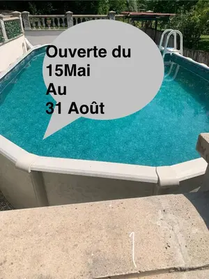 Piscine de l'établissement le p'tit studio au calme au pied du Jura ou située à proximité