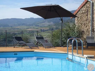 Piscine de l'établissement Chambres d'Hôtes L'Escale ou située à proximité