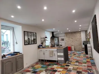 Cuisine ou kitchenette dans l'établissement Chambre indépendante dans le moulin